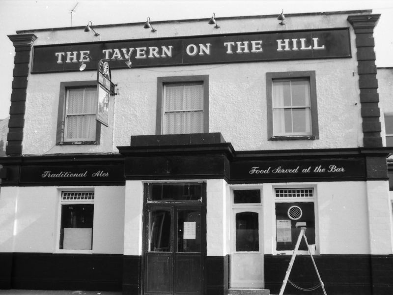 Tavern on the Hill London E17 taken in Oct 1988.. (Pub, External). Published on 10-01-2019