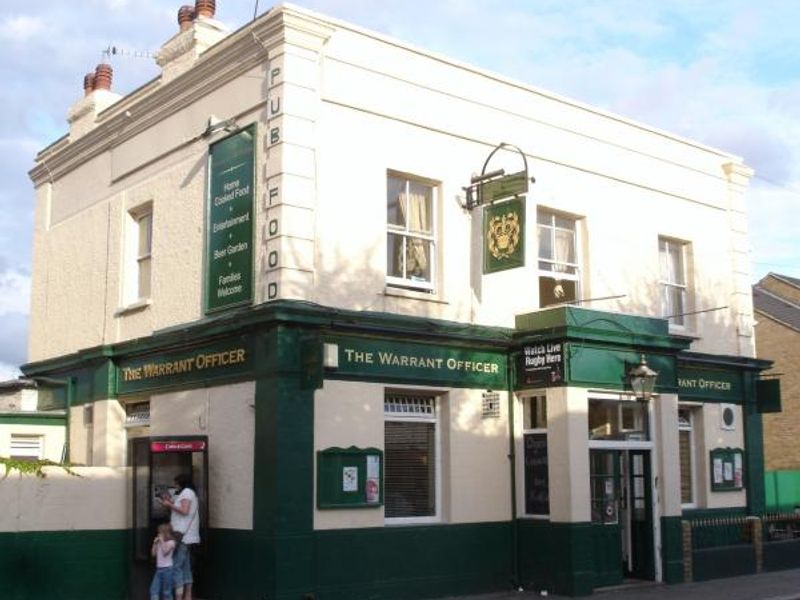 Warrant Officer London E17 Aug 2007. (Pub, External). Published on 18-11-2013 