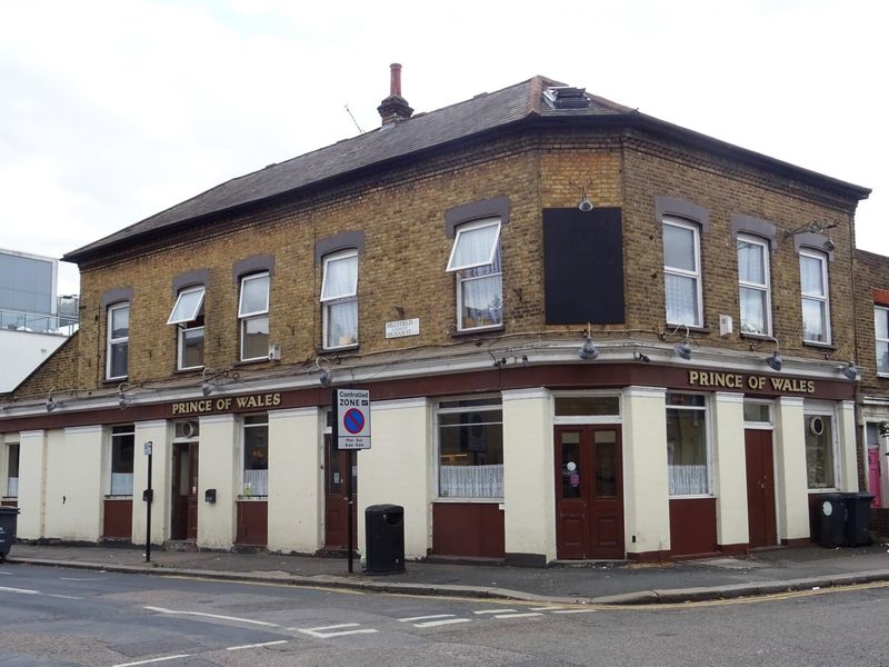 E17-Prince of Wales, Higham Hill taken 16-8-2018. (Pub, External). Published on 07-10-2018