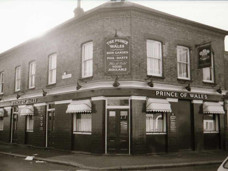 Prince of Wales London E17 taken between Aug 1989.. (Pub, External). Published on 10-01-2019