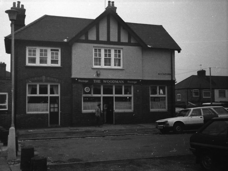 Woodman London E17 taken in 1986.. (Pub, External). Published on 10-01-2019