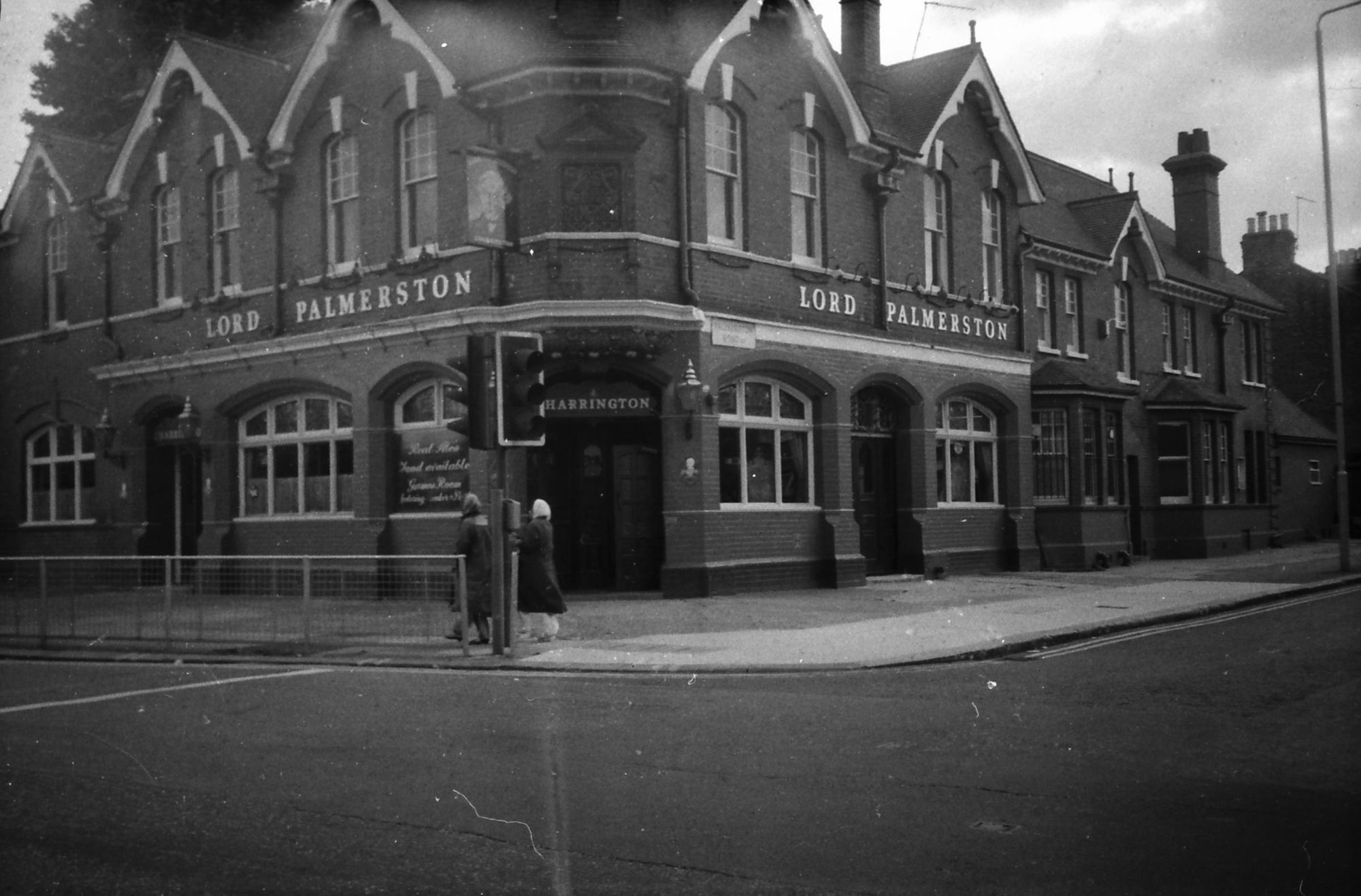 Lord Palmerston London E17 taken in 1986.. (Pub, External). Published on 10-01-2019
