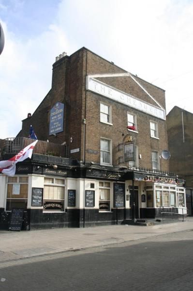 Chequers London E17. (Pub, External). Published on 18-11-2013