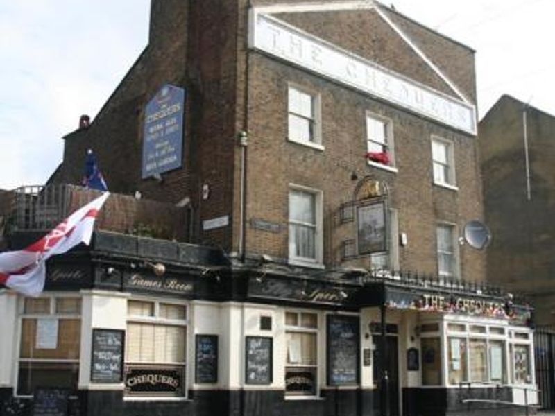 Chequers London E17. (Pub, External). Published on 18-11-2013