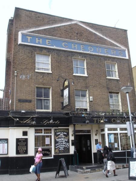 Chequers London E17 taken Aug 2007. (Pub, External). Published on 18-11-2013