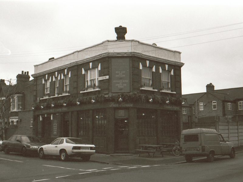 Lord Kitchener London E17 taken between Dec 92-Jan94.. (Pub, External). Published on 10-01-2019