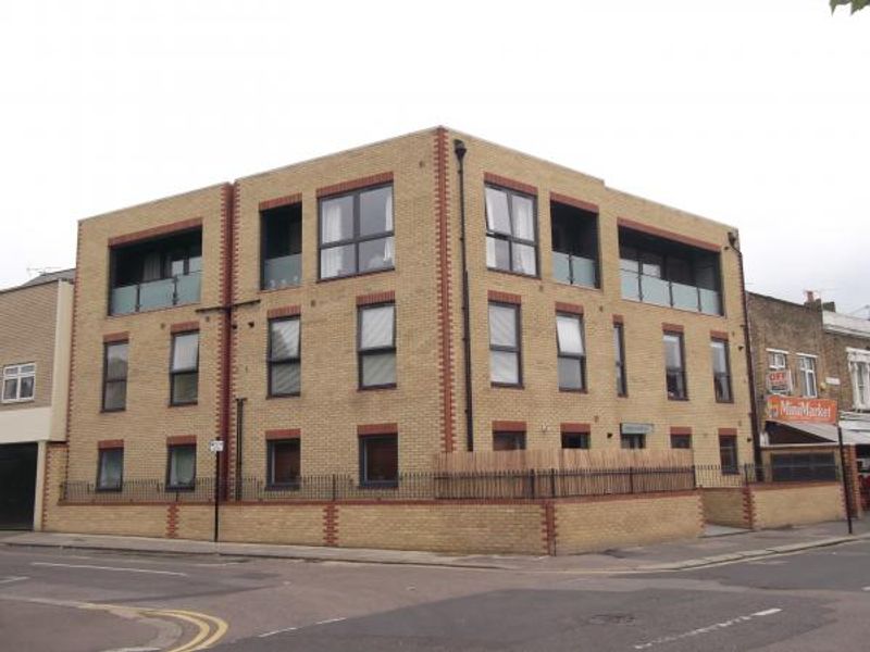 Ringwood Castle London E17 taken May 2014. (Pub, External, Key). Published on 03-06-2014