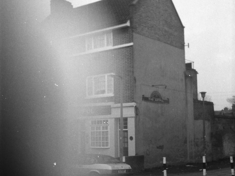 Artful London E17 taken in 1986.. (Pub, External). Published on 10-01-2019