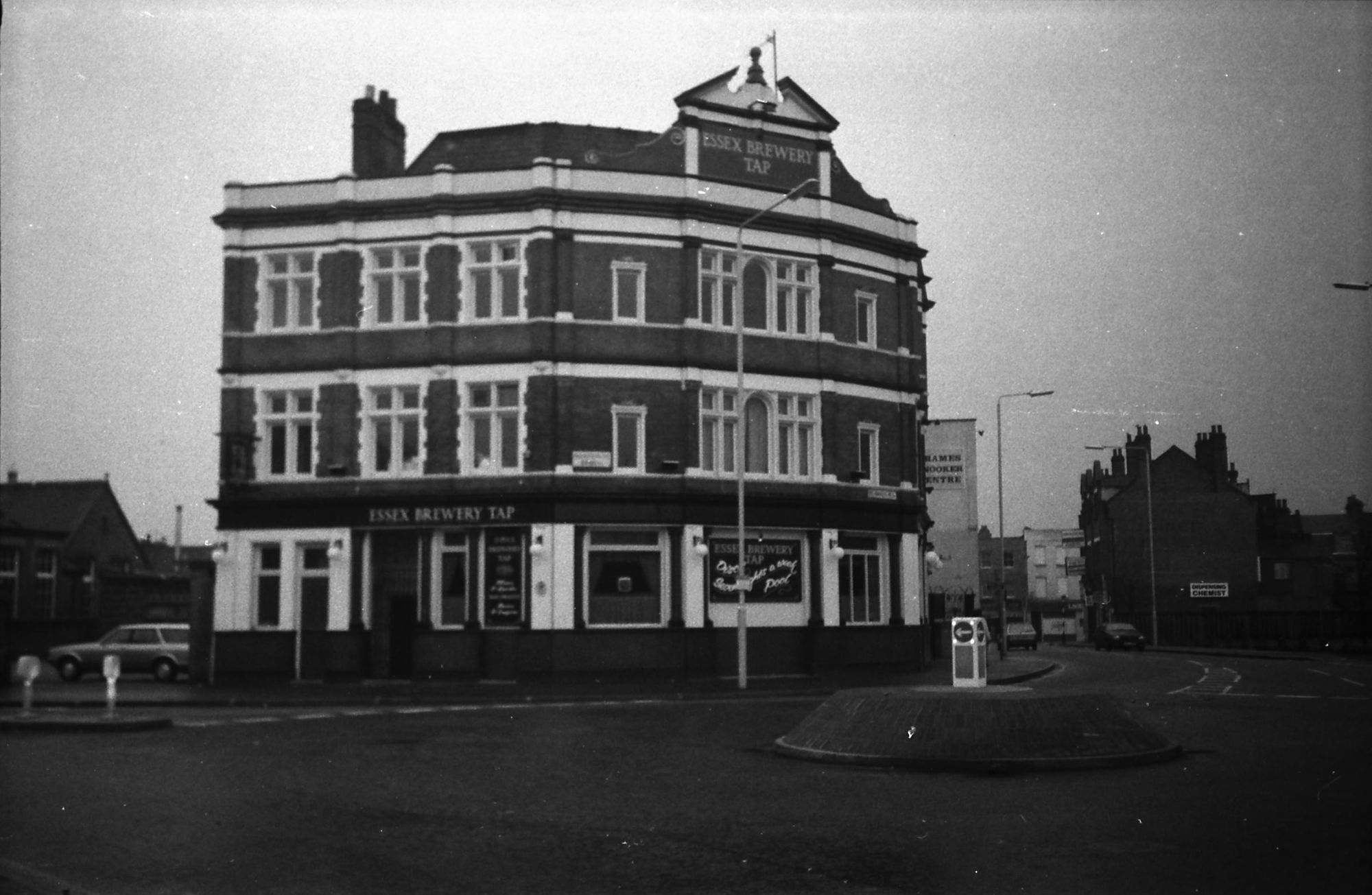Essex Brewery Tap London E17 taken in 1986.. (Pub, External, Key). Published on 10-01-2019