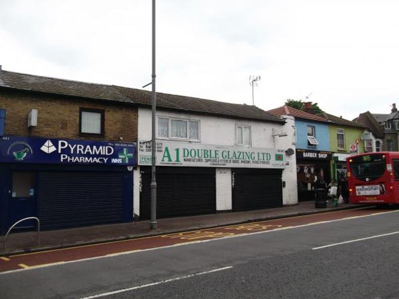 McCanns London E17 taken May 2014. (Pub, External). Published on 31-10-2014