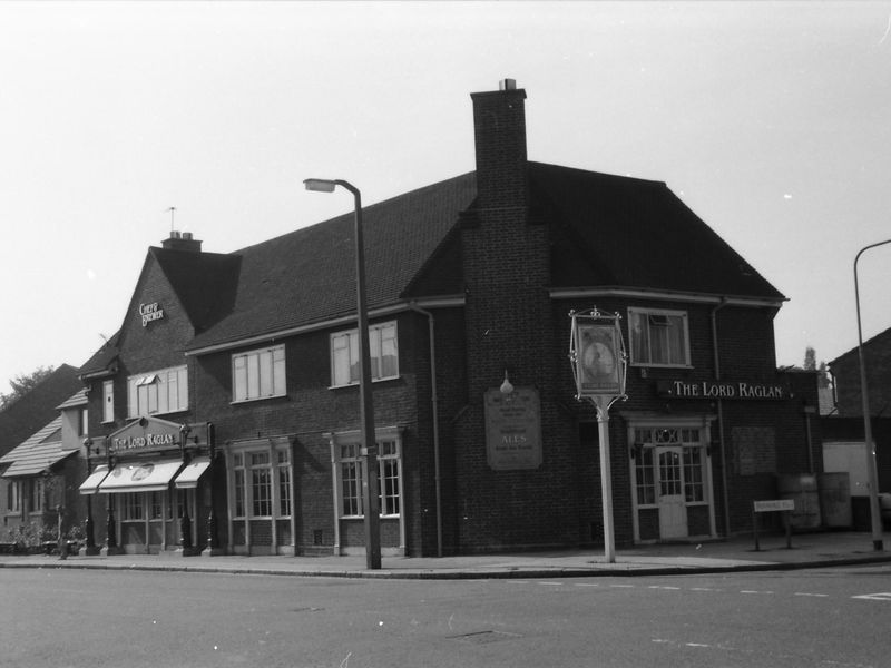 Lord Raglan London E17 taken in Oct 1988.. (Pub, External). Published on 10-01-2019 