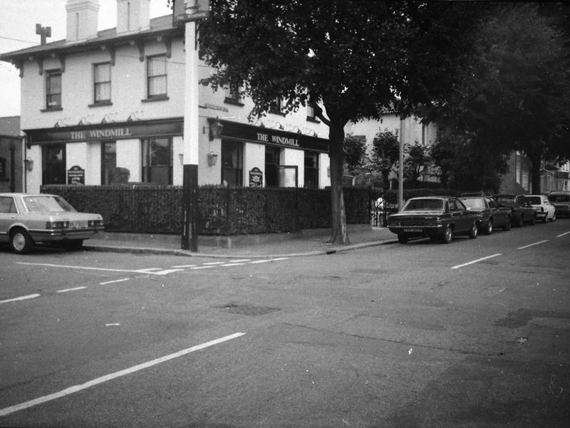 Windmill London E17 taken in 1986.. (Pub, External). Published on 10-01-2019