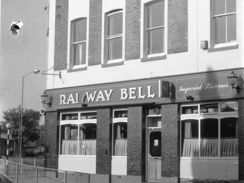 Railway Bell London E17 taken in 1987.. (Pub, External). Published on 10-01-2019