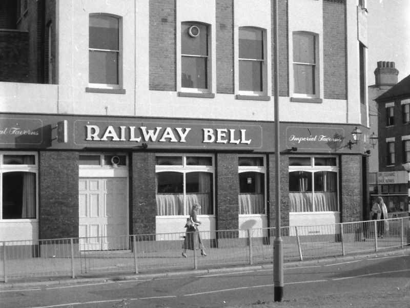 Railway Bell London E17 taken in 1987.. (Pub, External). Published on 10-01-2019