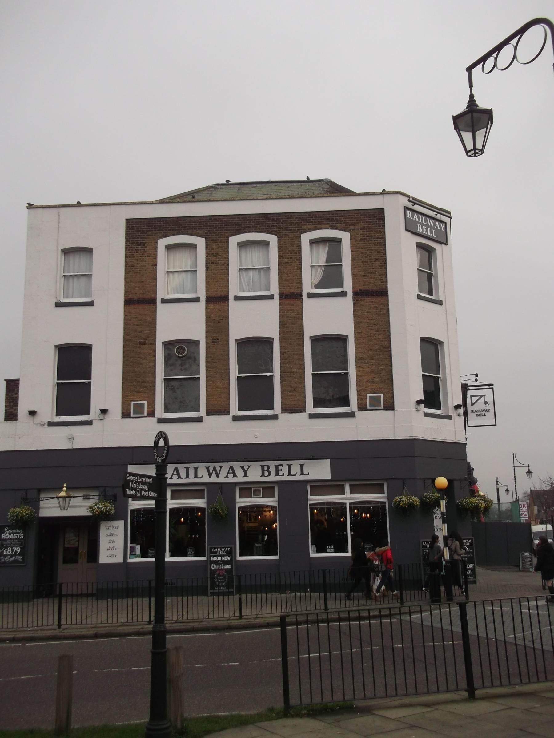 Railway Bell London E18 taken December 2016. (Pub). Published on 08-02-2017