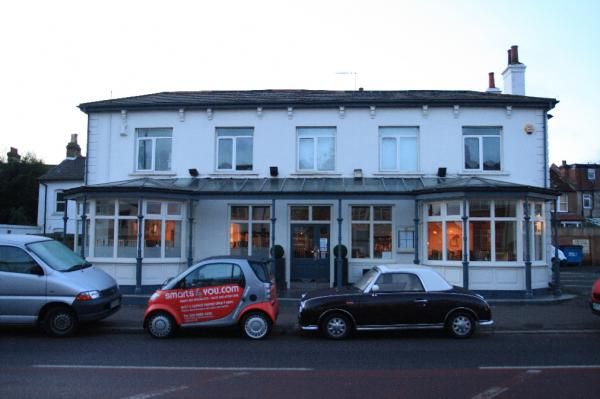 Boar & Thistle London E18. (Pub, External). Published on 18-11-2013