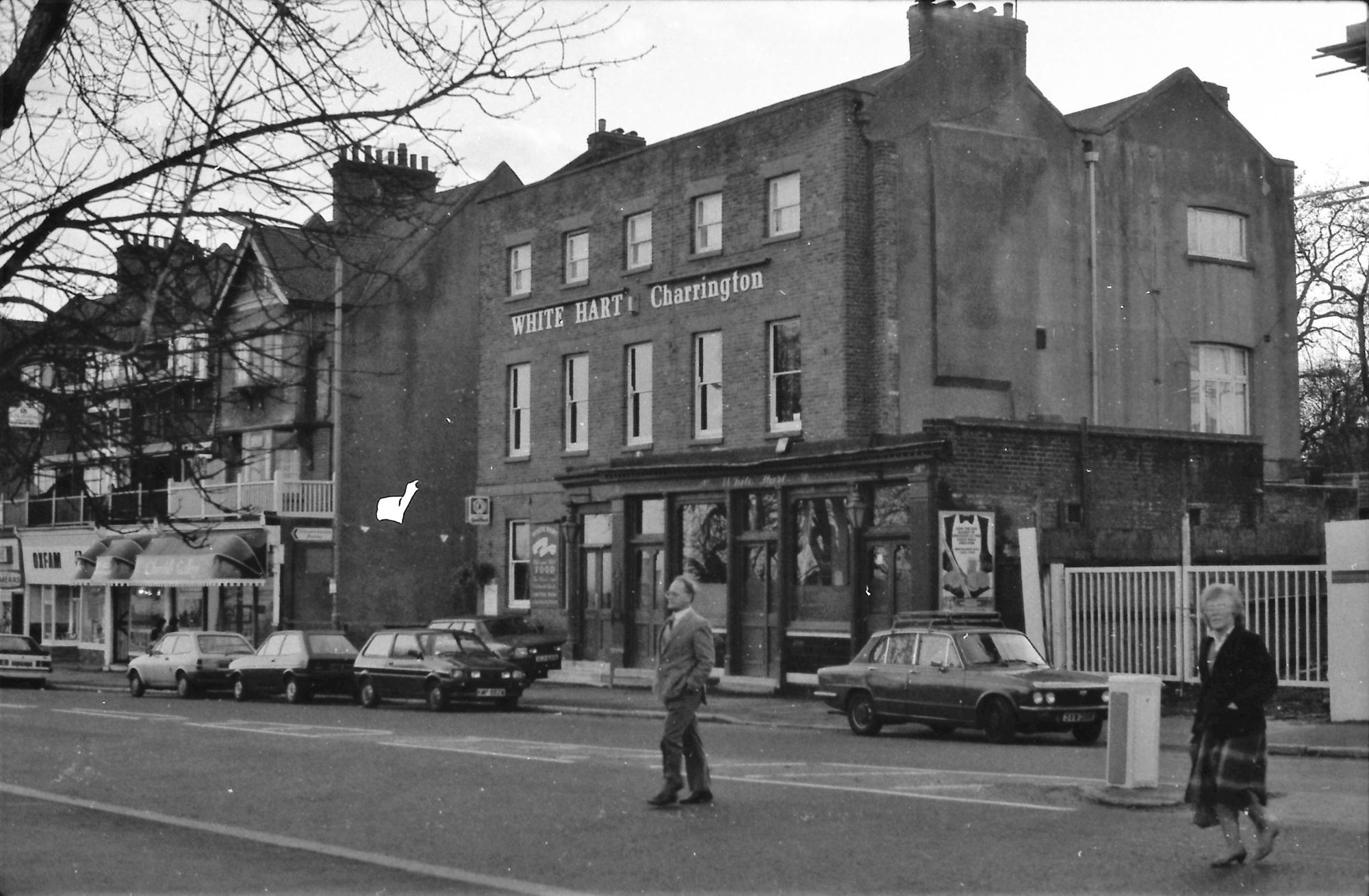 White Hart London E18 taken in 1987.. (Pub, External). Published on 10-01-2019