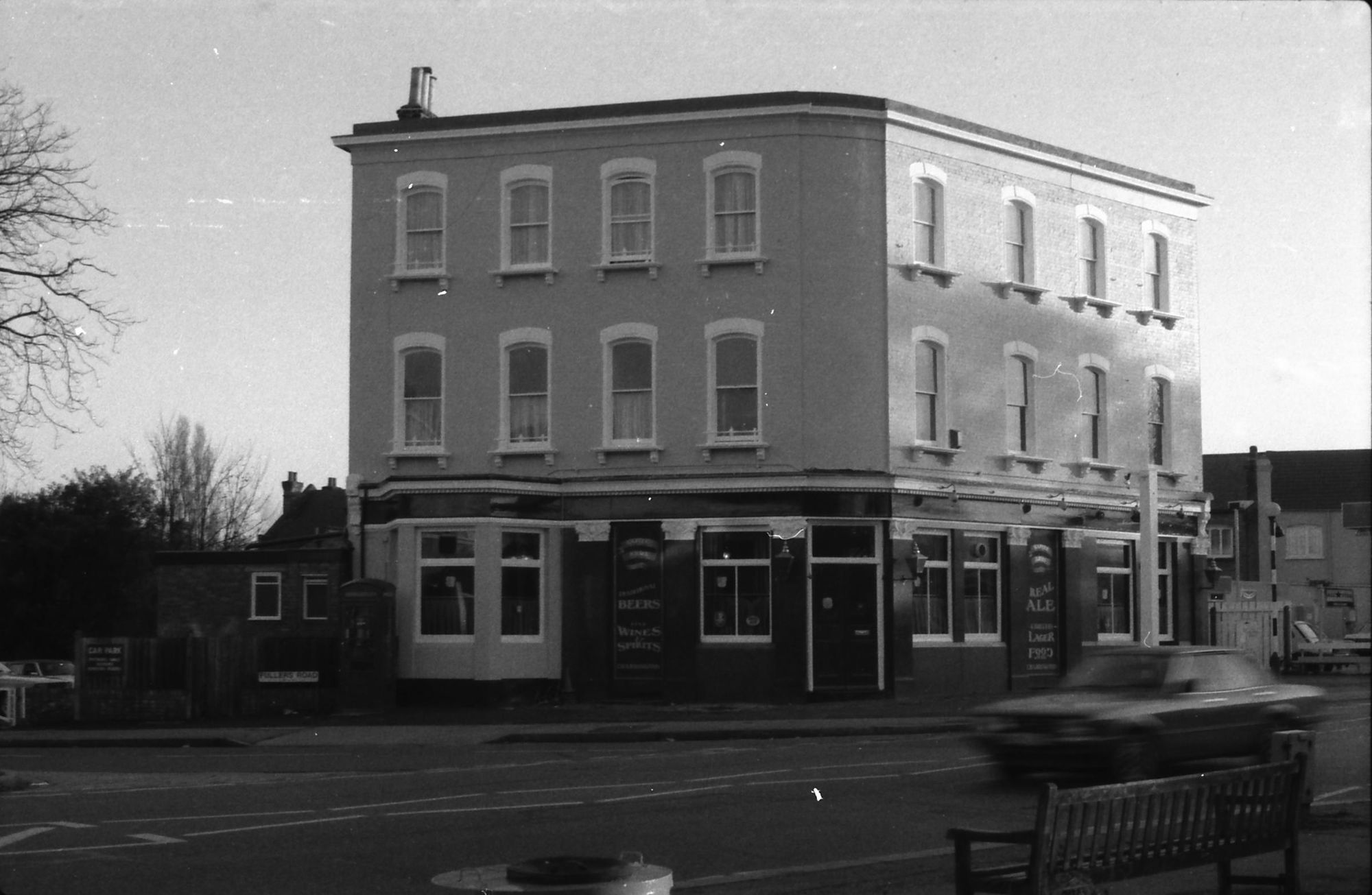 Napier Arms London E17 taken in 1987.. (Pub, External). Published on 10-01-2019