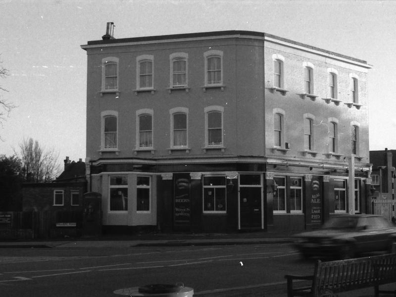 Napier Arms London E17 taken in 1987.. (Pub, External). Published on 10-01-2019