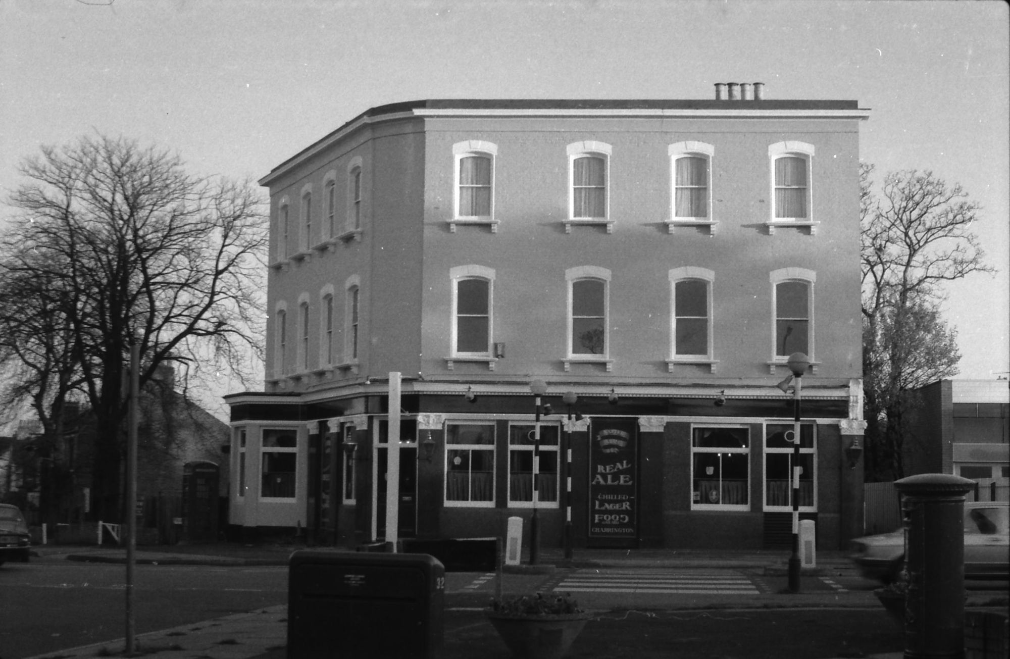 Napier Arms London E17 taken in 1987.. (Pub, External). Published on 10-01-2019
