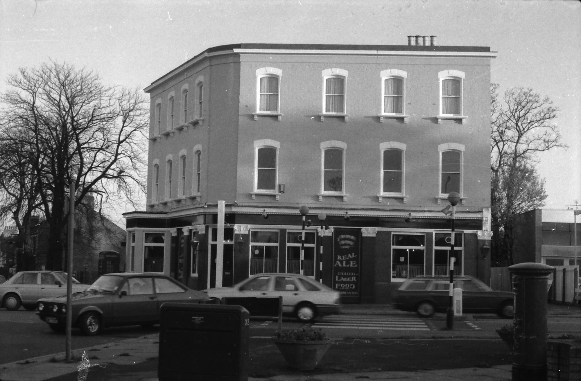 Napier Arms London E17 taken in 1987.. (Pub, External). Published on 10-01-2019