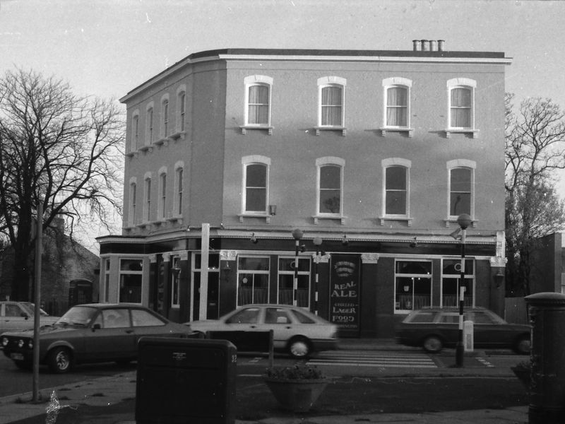 Napier Arms London E17 taken in 1987.. (Pub, External). Published on 10-01-2019
