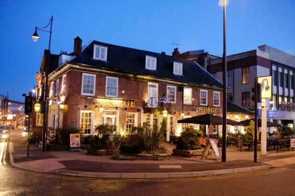 George London E18. (Pub, External). Published on 18-11-2013