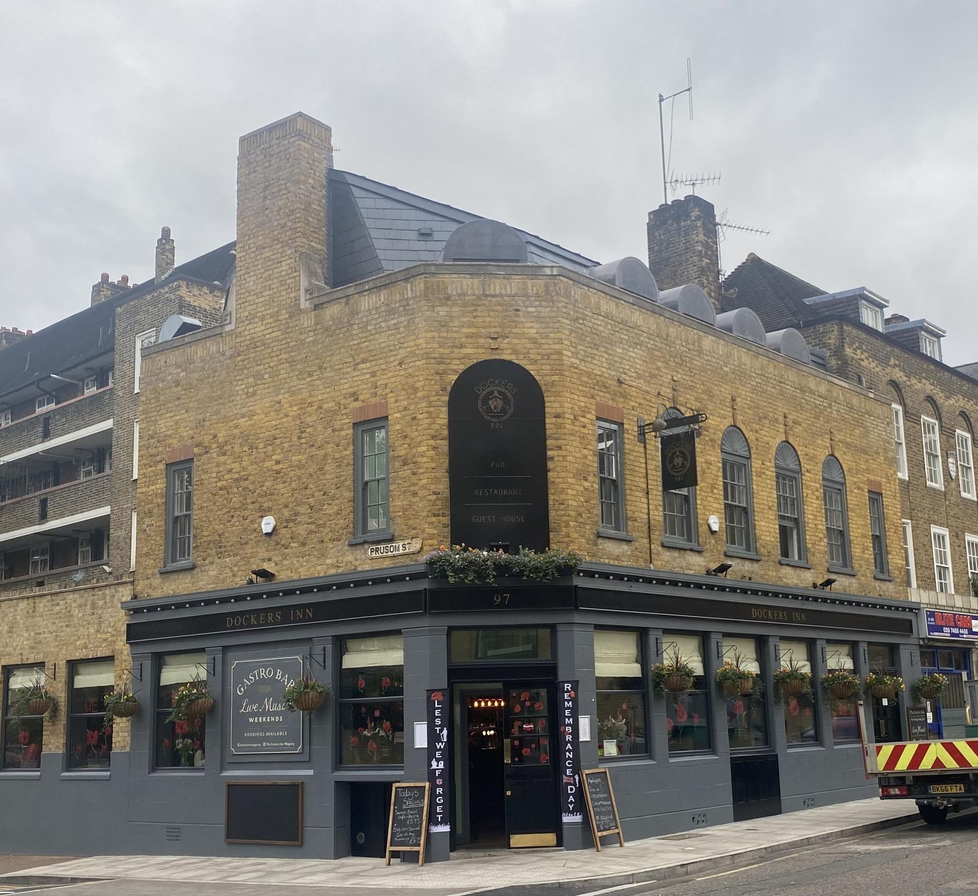 Dockers Inn June 2022. (Pub, External). Published on 02-07-2022