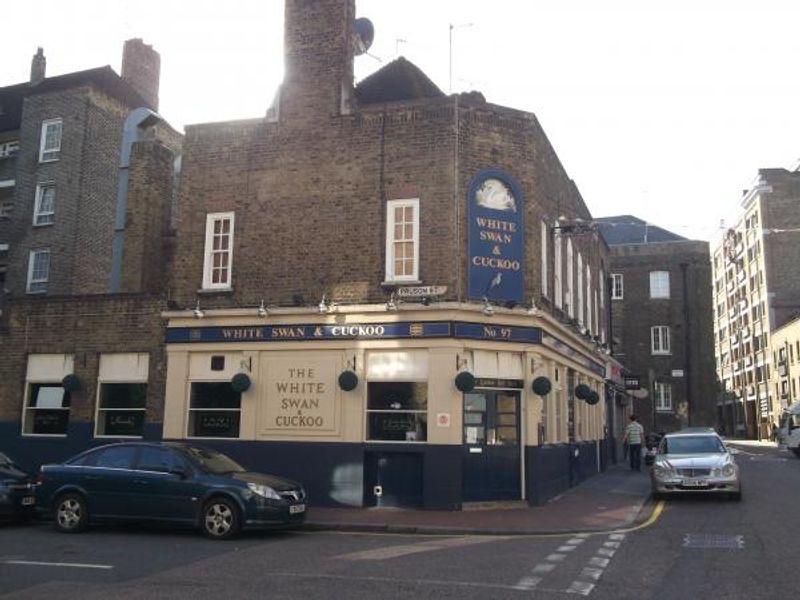 White Swan & Cuckoo London E1 taken Aug 2013. (Pub, External, Key). Published on 19-11-2013