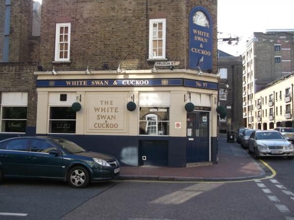 White Swan & Cuckoo London E1 taken Aug 2013. (Pub, External). Published on 19-11-2013