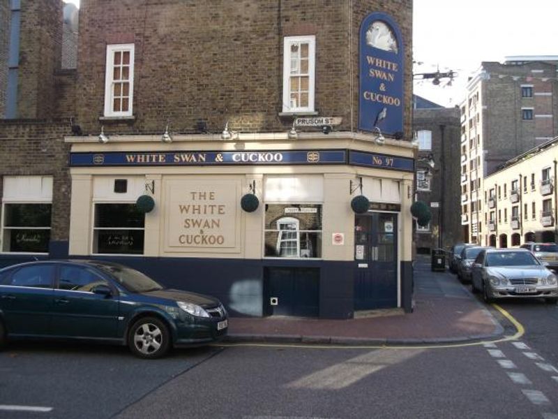White Swan & Cuckoo London E1 taken Aug 2013. (Pub, External). Published on 19-11-2013