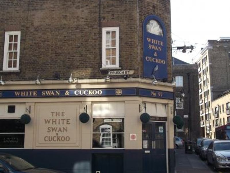 White Swan & Cuckoo London E1 taken Aug 2013. (Pub, External). Published on 19-11-2013