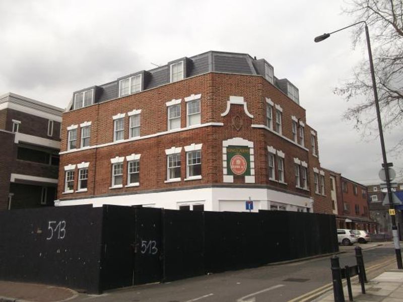 Kings Arms 513 Cable St London E1 taken April 2015. (Pub, External). Published on 02-05-2015
