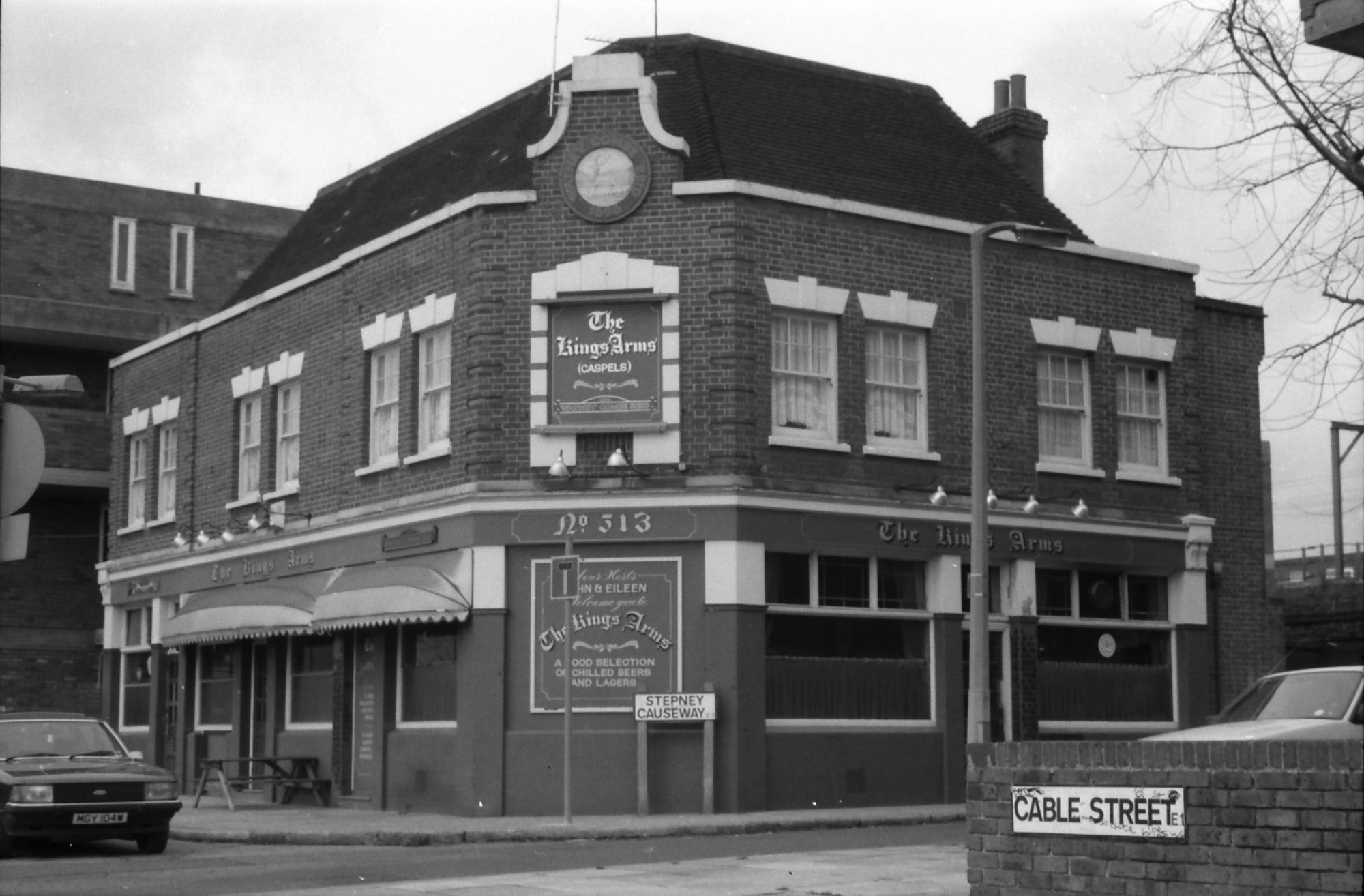 E1-Kings Arms CableSt taken 19 Feb 1989.jpg. (Pub, External). Published on 28-12-2017