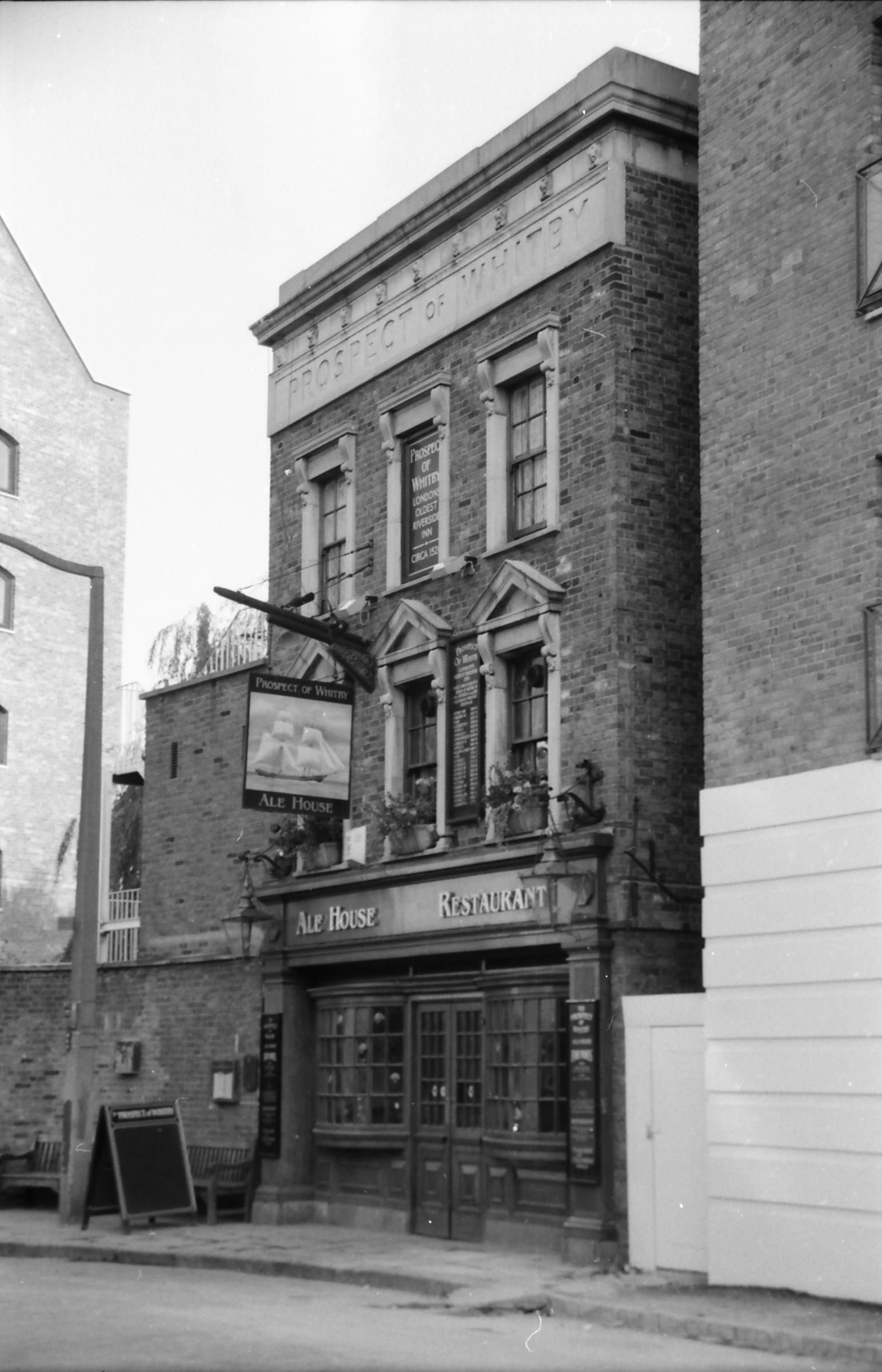 E1-Prospect Of Whitby taken Oct 1988.jpg. (Pub, External). Published on 02-01-2018