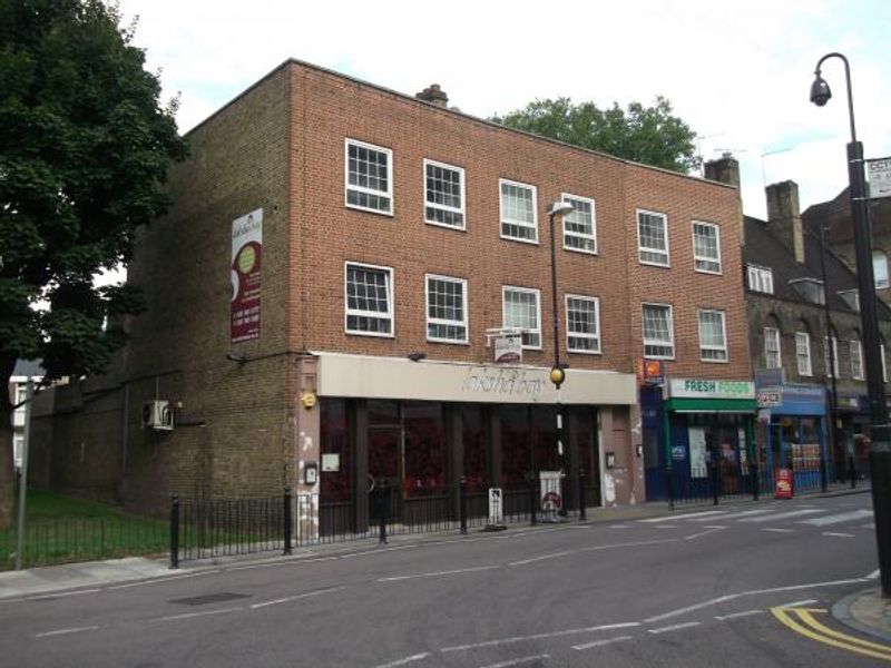 Three Swedish Crown London E1 taken Sept 2013. (Pub, External, Key). Published on 19-11-2013