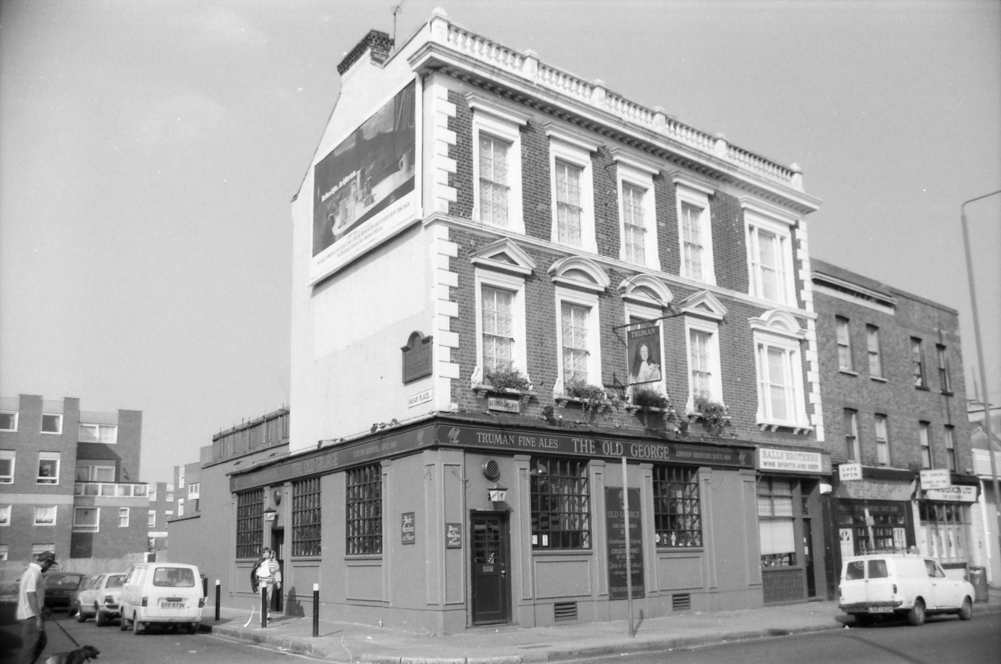 Old George  London E2 taken in Sept 1988. (Pub, External). Published on 22-02-2018