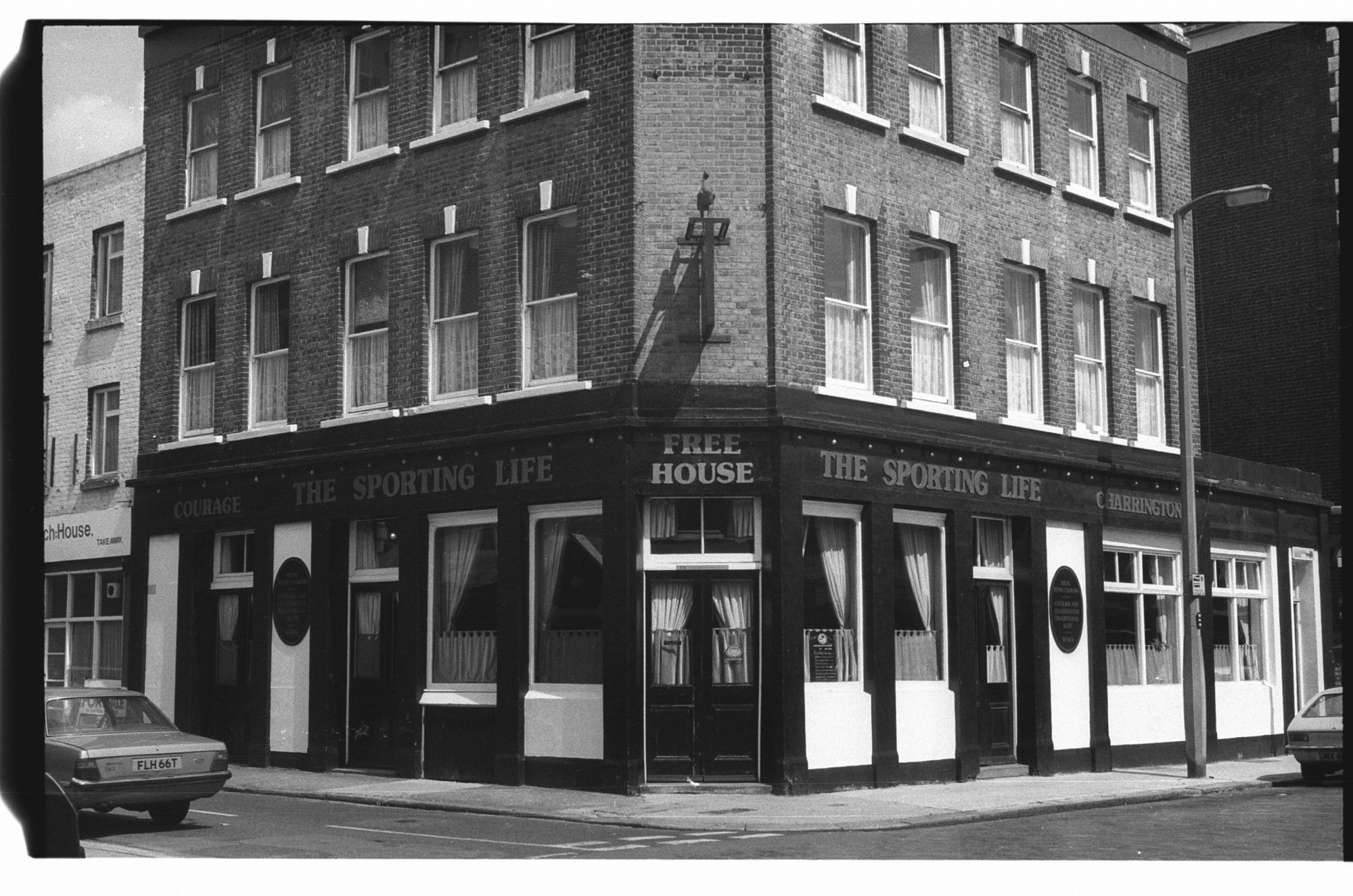 Sporting Life London E2 taken in 1985. (Pub, External). Published on 22-02-2018