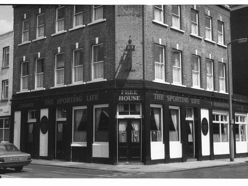 Sporting Life London E2 taken in 1985. (Pub, External). Published on 22-02-2018