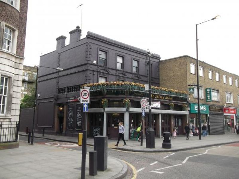 Misty Moon London E2 taken April 2014. (Pub, External). Published on 01-05-2014