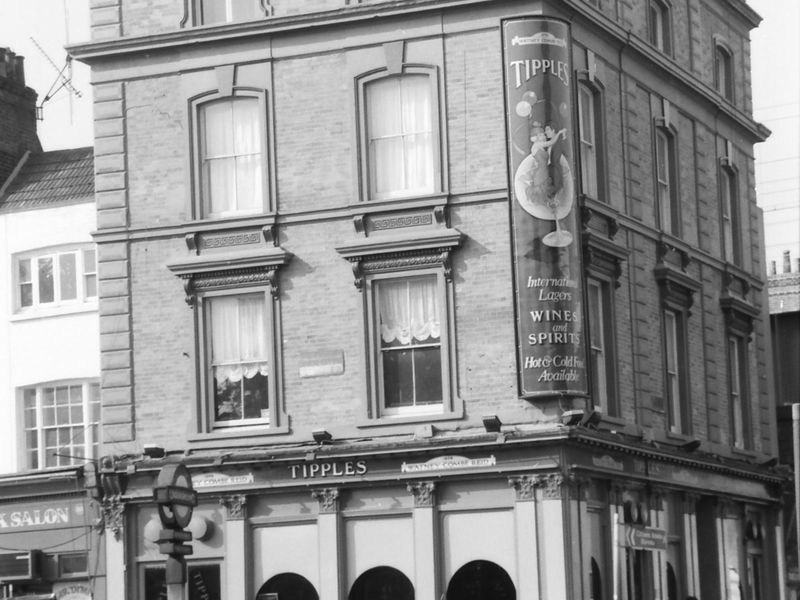 Tipples London E2 taken in Sept 1988. (Pub, External). Published on 22-02-2018