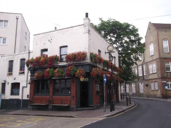 Florist London E2 taken Oct 2014. (Pub, External). Published on 30-10-2014