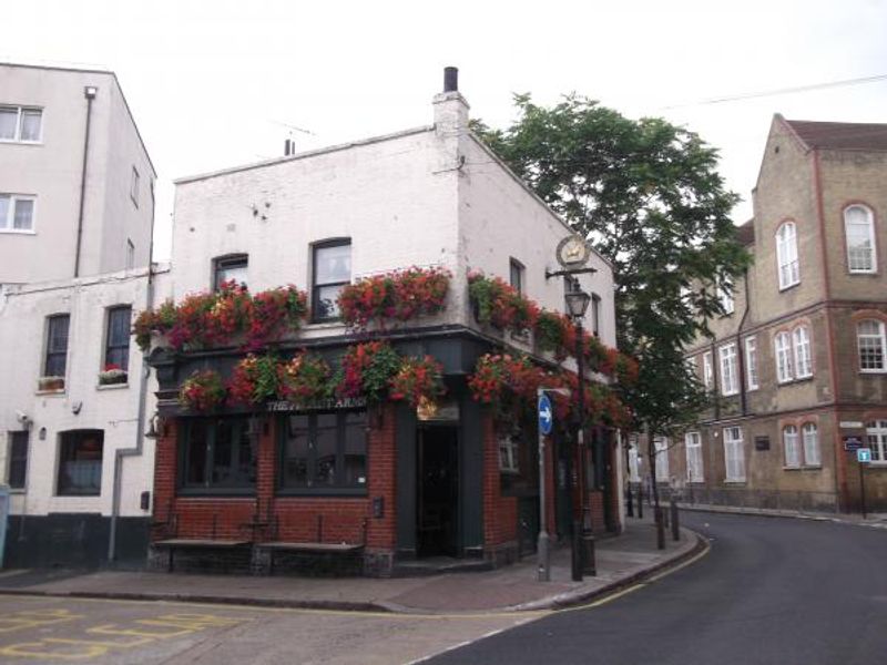 Florist London E2 taken Oct 2014. (Pub, External). Published on 30-10-2014 