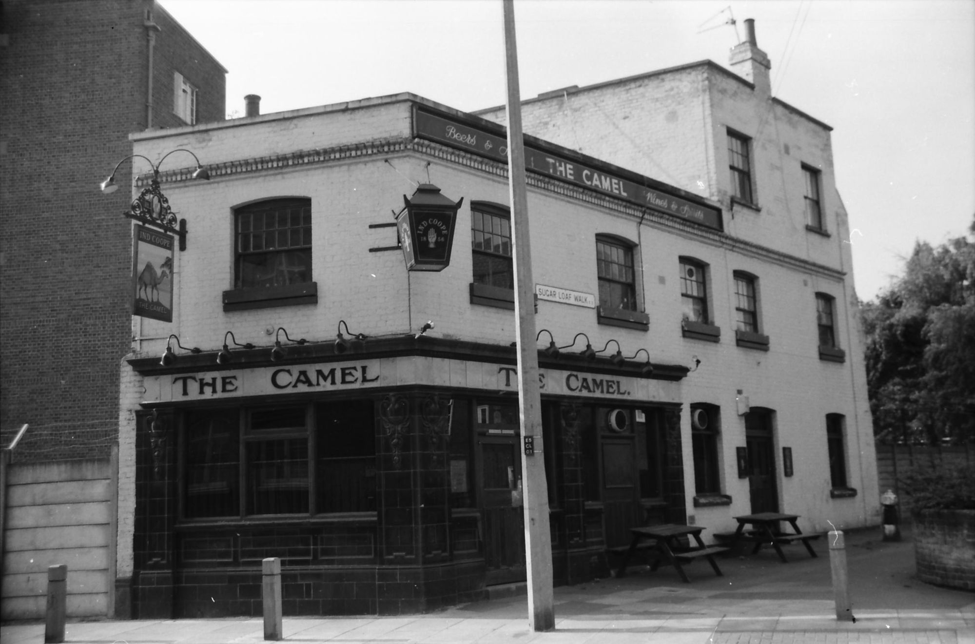 Camel London E2 taken in 1988. (Pub, External). Published on 22-02-2018