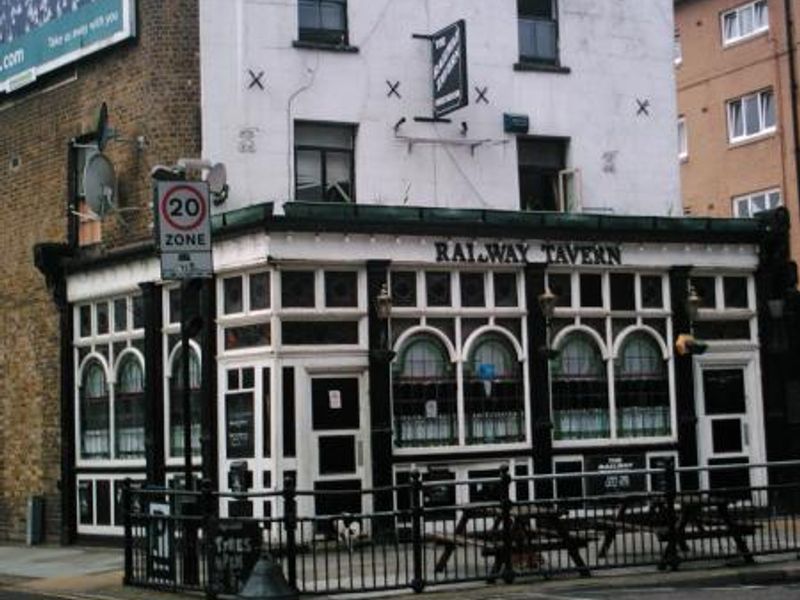 Railway Tavern London E2. (Pub, External). Published on 14-10-2013