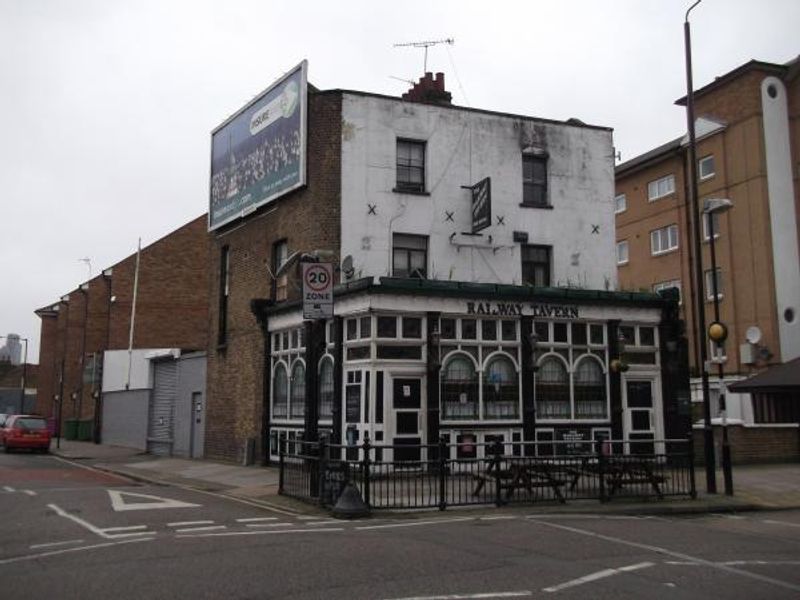 Railway Tavern London E2 taken Dec 2014. (Pub, External). Published on 06-04-2014