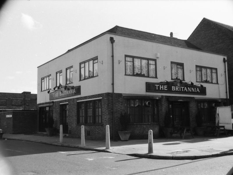 Britannia Globe Road London E2 taken Oct 1988. (Pub). Published on 22-02-2018