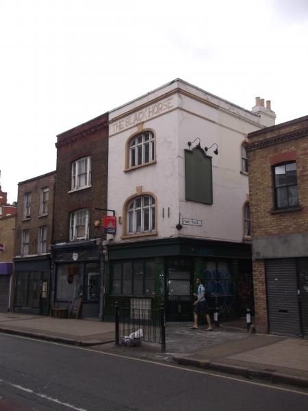 Black Horse London E2 taken Aug 2014. (Pub, External). Published on 30-10-2014