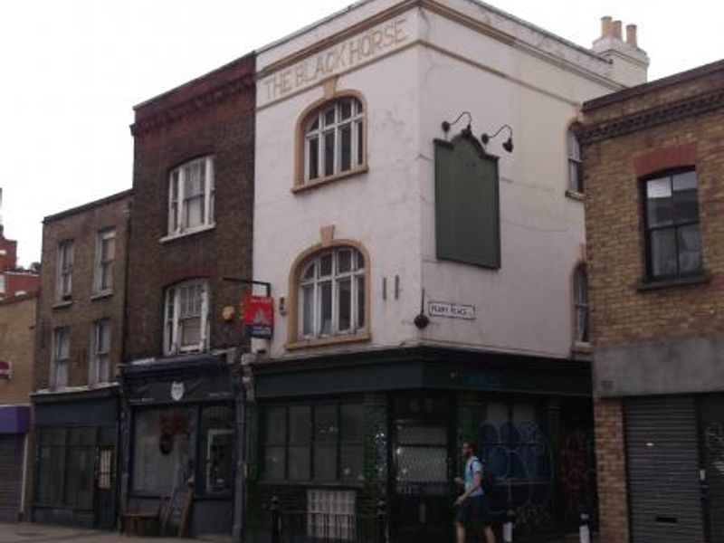 Black Horse London E2 taken Aug 2014. (Pub, External). Published on 30-10-2014
