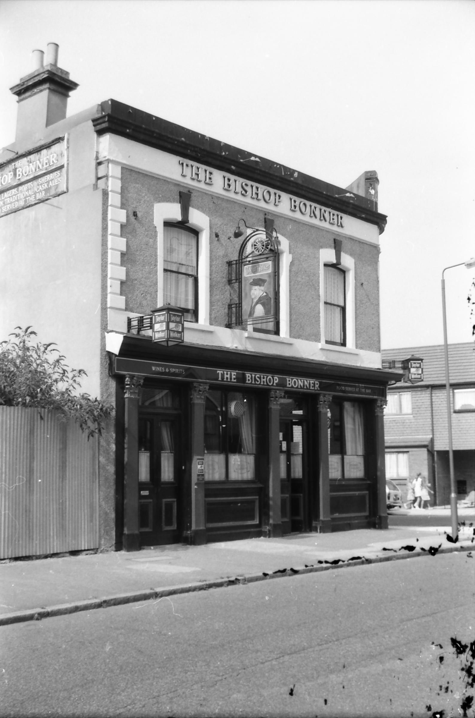 Bishop Bonner London E2 taken in Sept 1988. (Pub, External). Published on 22-02-2018